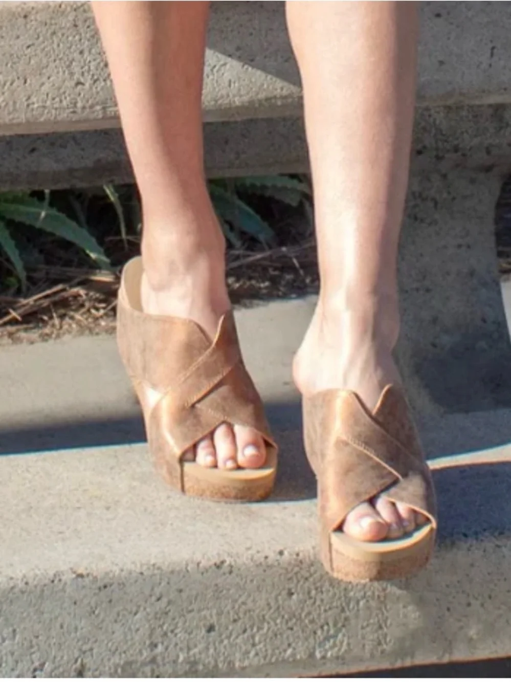Volatile Firefly wedge in bronze, 9M, very gently worn (no box)